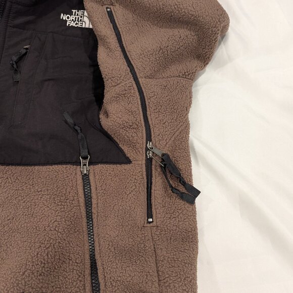 EUC The North Face Retro Denali Jacket (Fleece, Brown) - Picture 12 of 16